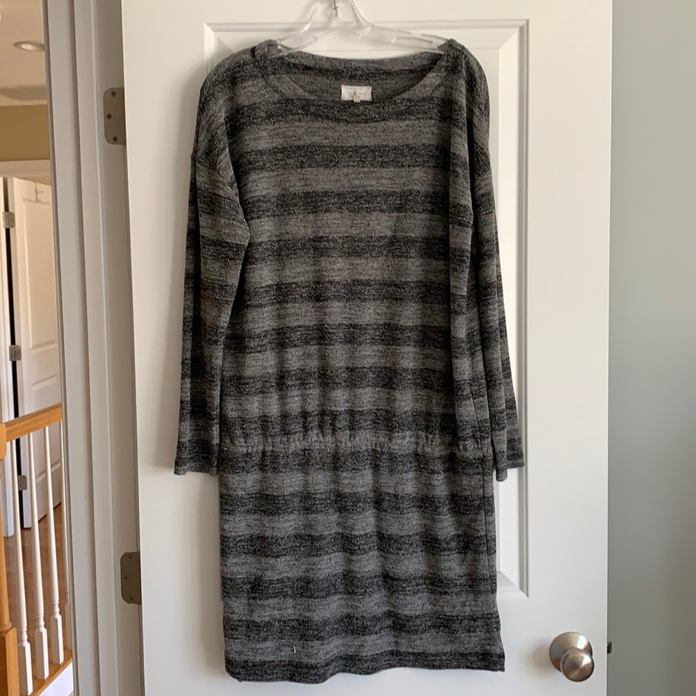 Lou and Grey long sleeve dress